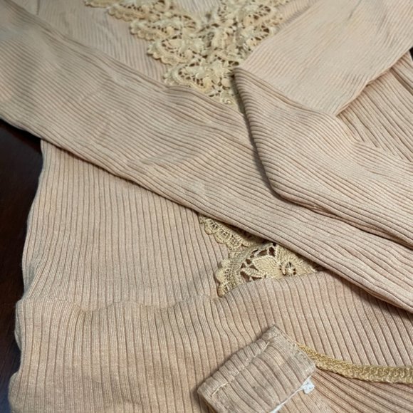 Lulu's - Yellow Lace Long Sleeve Bodysuit (Large) - Picture 7 of 11